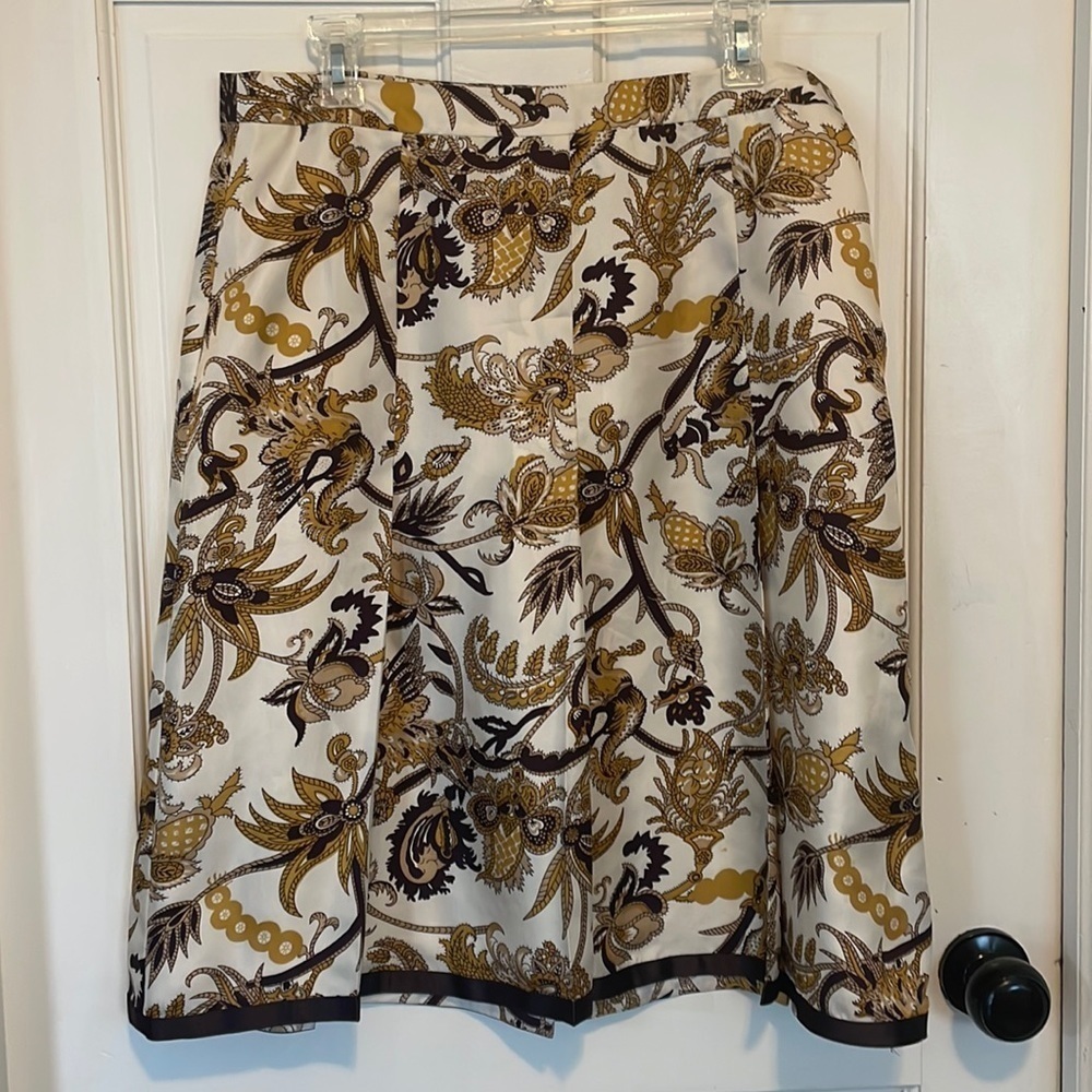 Old‎ Navy 100% Silk lined Skirt size 10 cream, brown, and gold. Floral